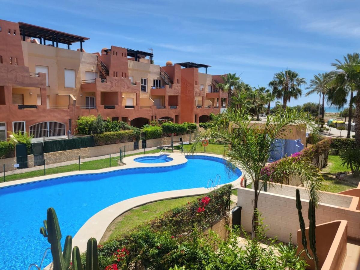 Apartamento Coqueto Con Terraza Y Cerca De La Piscina Comunitaria Y De La Playa! Daire Playas de Vera Dış mekan fotoğraf