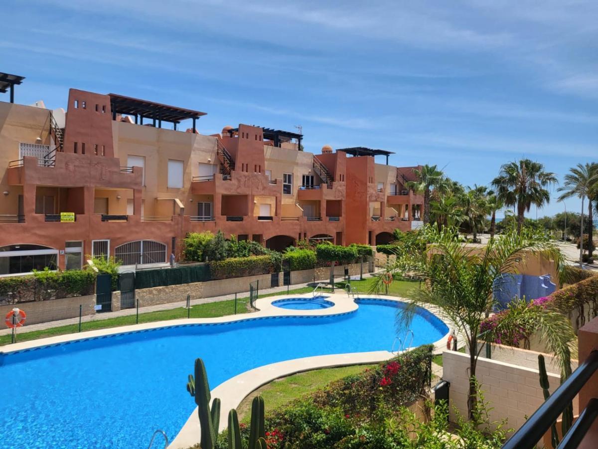 Apartamento Coqueto Con Terraza Y Cerca De La Piscina Comunitaria Y De La Playa! Daire Playas de Vera Dış mekan fotoğraf